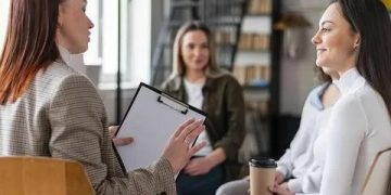 How Online Networking Is Empowering Modern Women Professionals